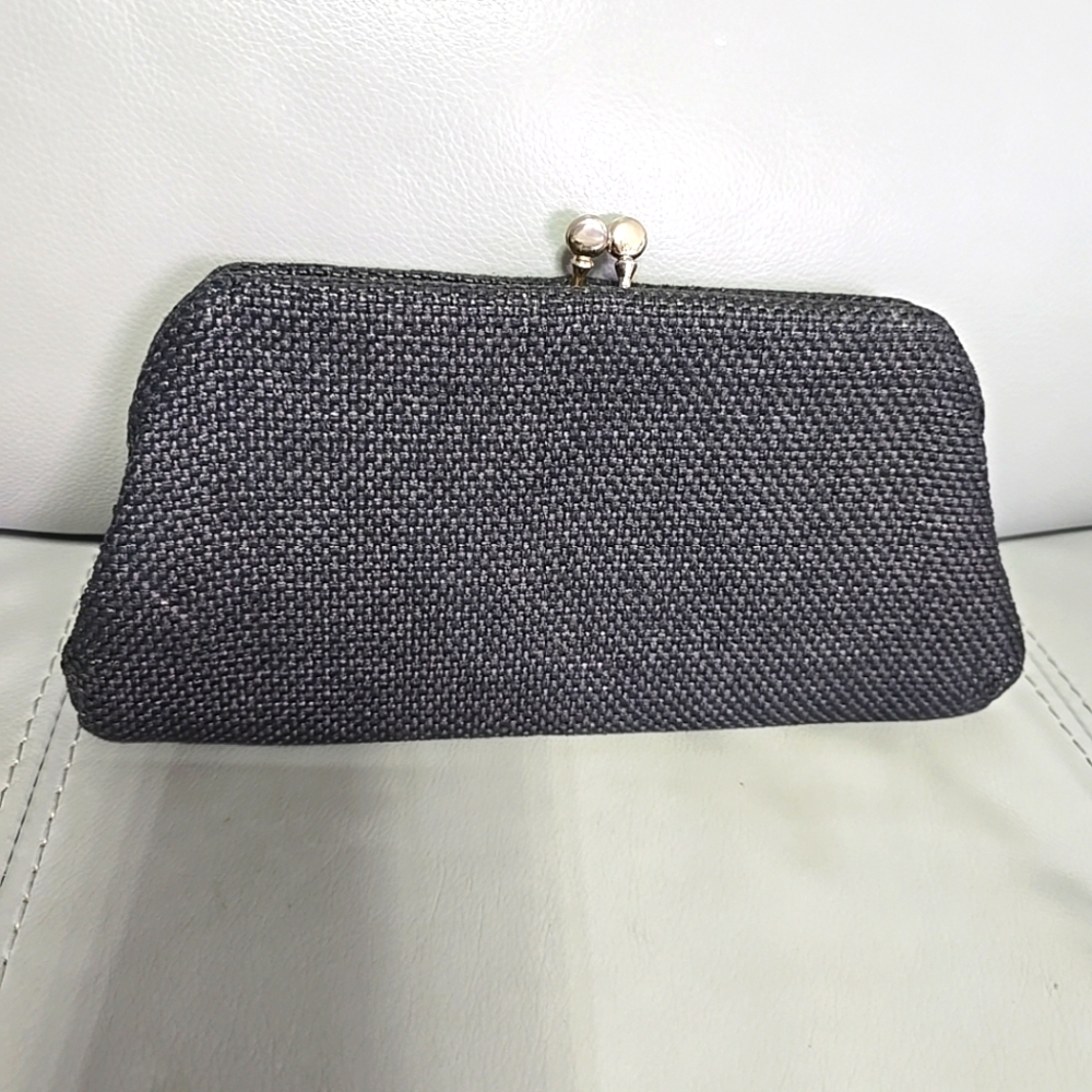 Vintage Garay Ladies Black Textured Woven Clutch Faded Gold Silver Kiss Lock‎